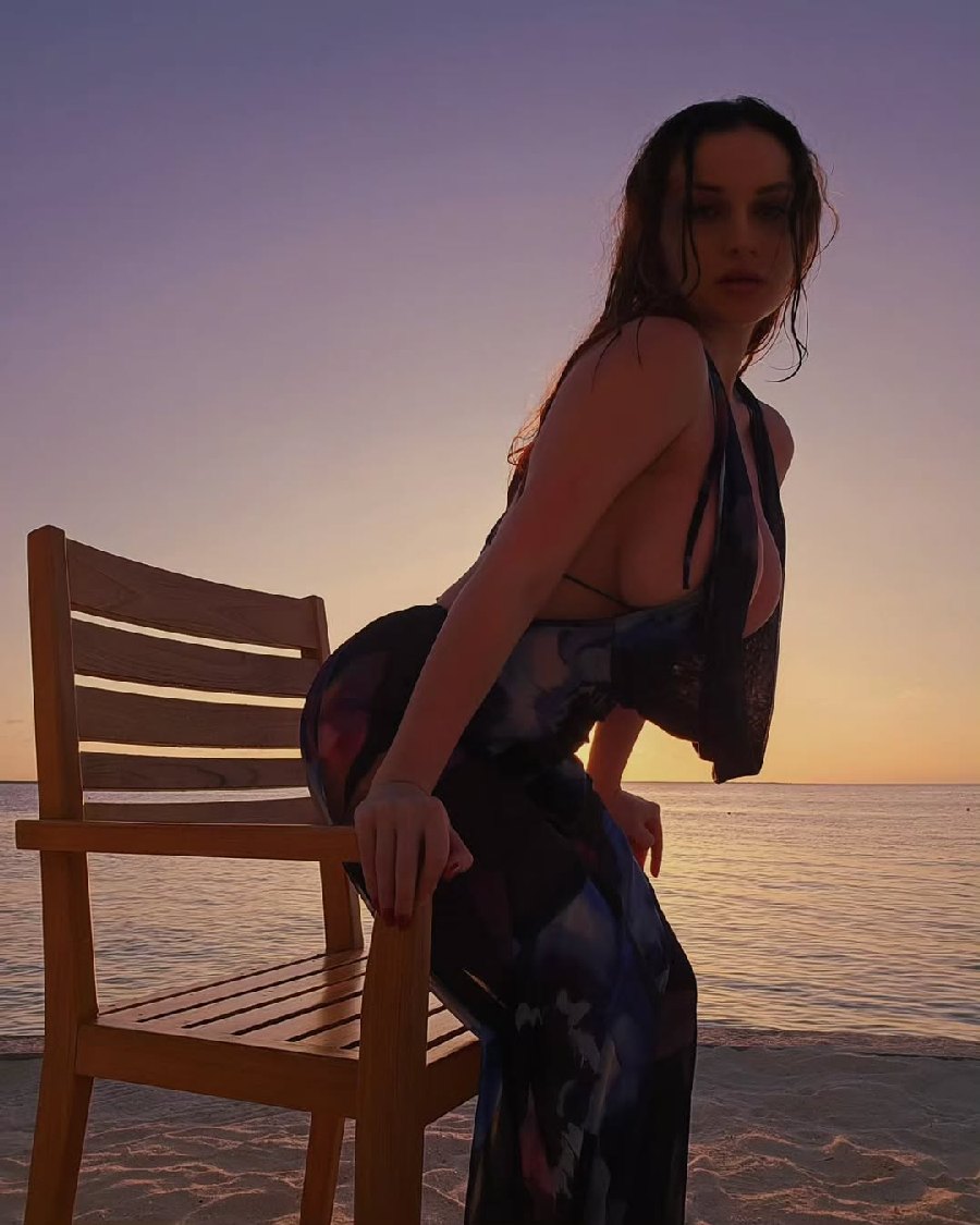 Sexy girl Miranda Faith nude in Wuhan