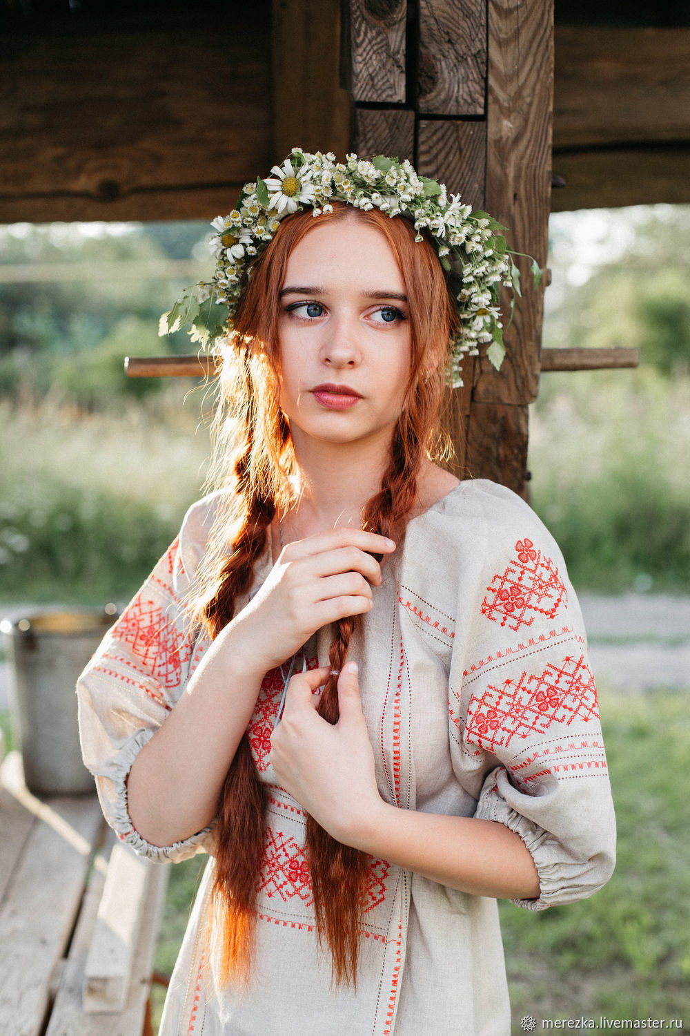A playful frame from Girls in Slavic costumes — online in Wuhan