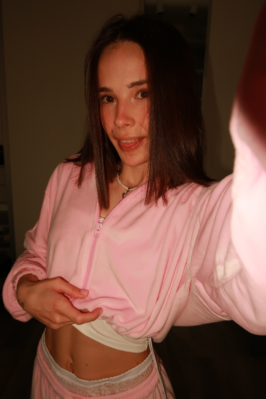 Tina brings the glow — live moments in Wuhan